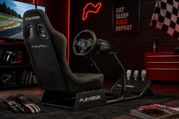 PLAYSEAT Evolution Alcantara